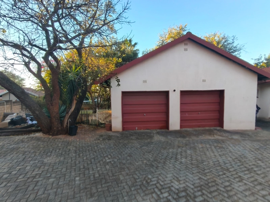 To Let 3 Bedroom Property for Rent in Safari Gardens North West